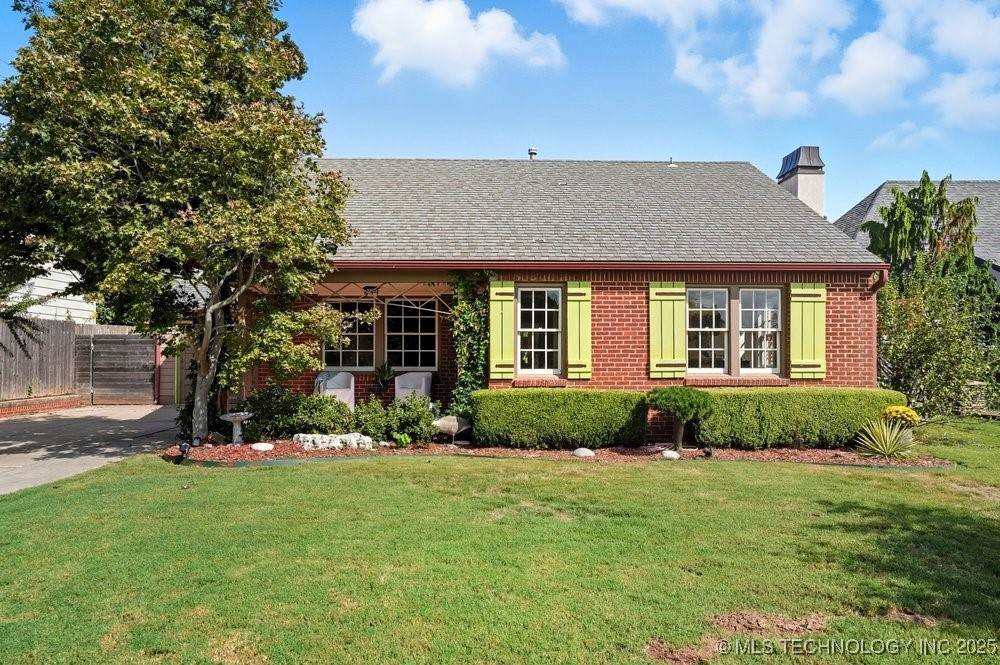 3513 Troost Avenue - Photo 1