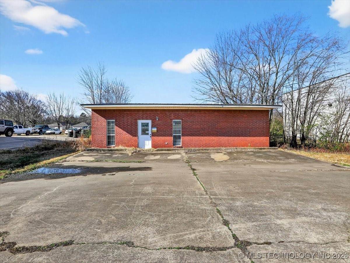 2203 Broadway - Photo 1