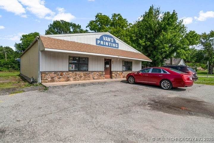 423 Hazel Street - Photo 1