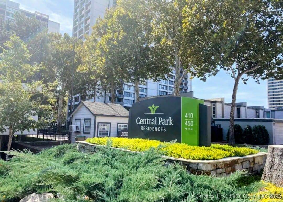 410 7th Street - Photo 1