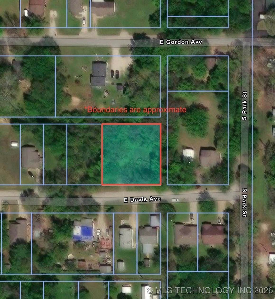 121 Davis Avenue - Photo 1