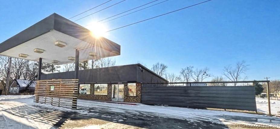 918 Main Street - Photo 1