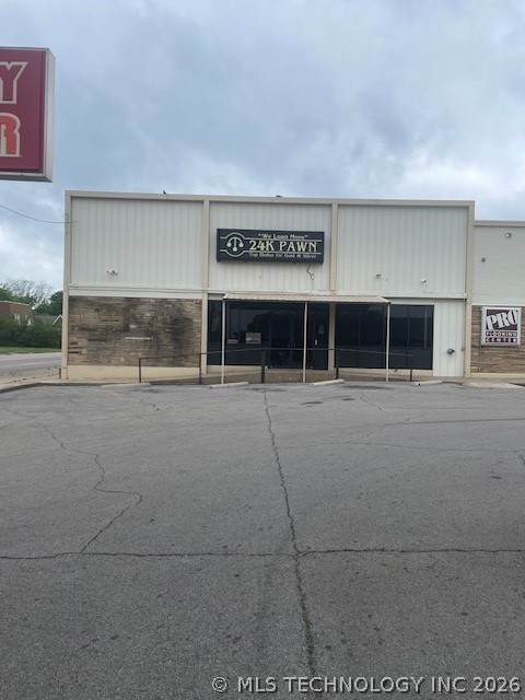 2400 Okmulgee Street - Photo 1