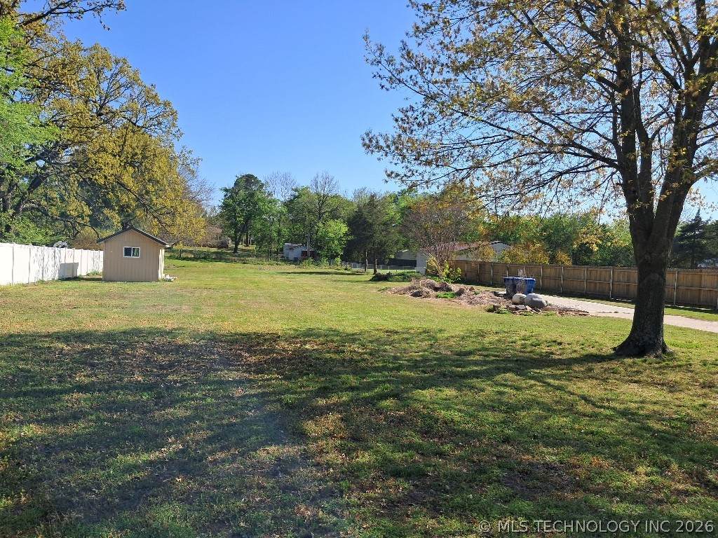 622 Indiana Avenue - Photo 1