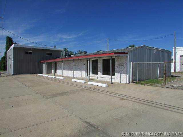 1907 11th Street - Photo 1