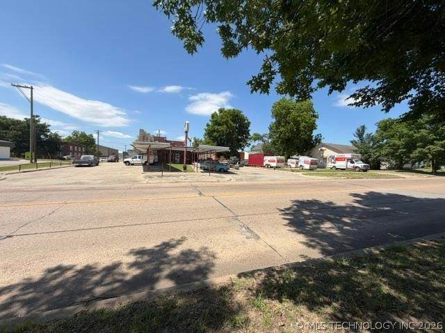 200 Hinckley - Photo 1