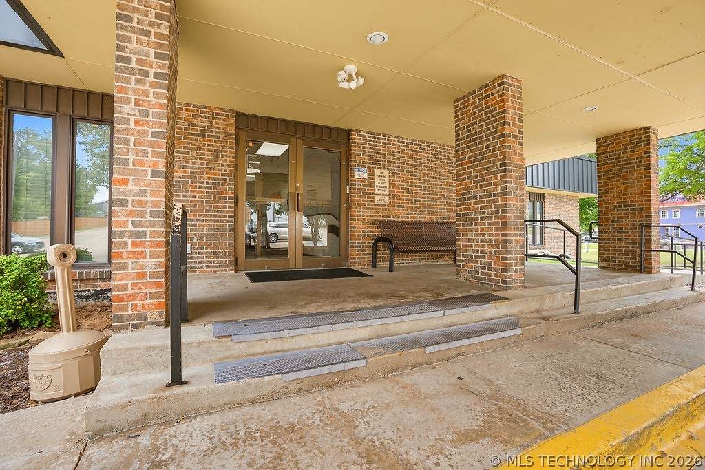 1414 Arlington - Photo 1