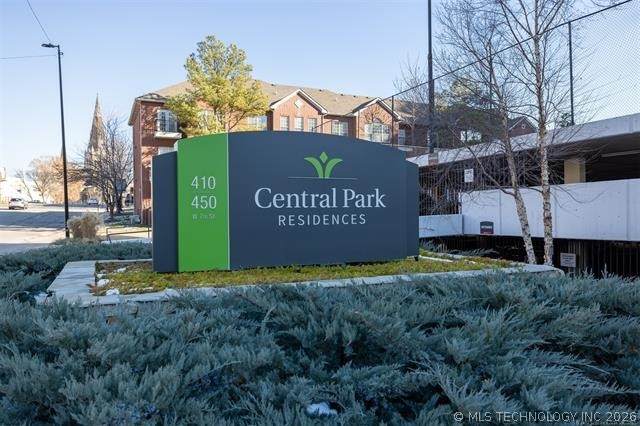 410 7th Street - Photo 1