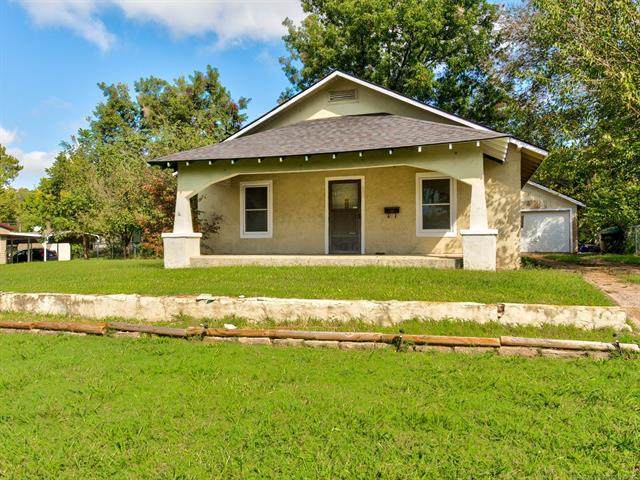 605 Delaware Street - Photo 1