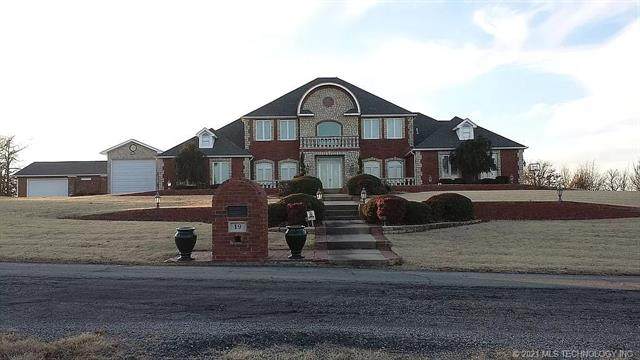 19 Colonial Circle - Photo 1