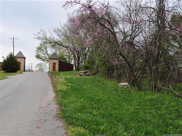 9611 96th Street North - Photo 1