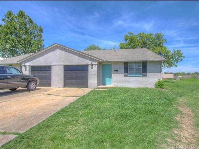 9039 32nd Street - Photo 1