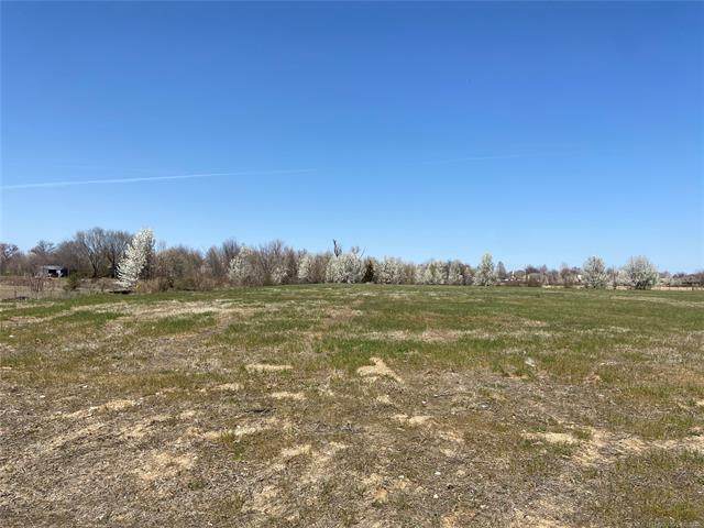 11599 96th Street North - Photo 1