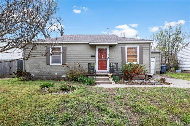 1514 45th Place - Photo 1