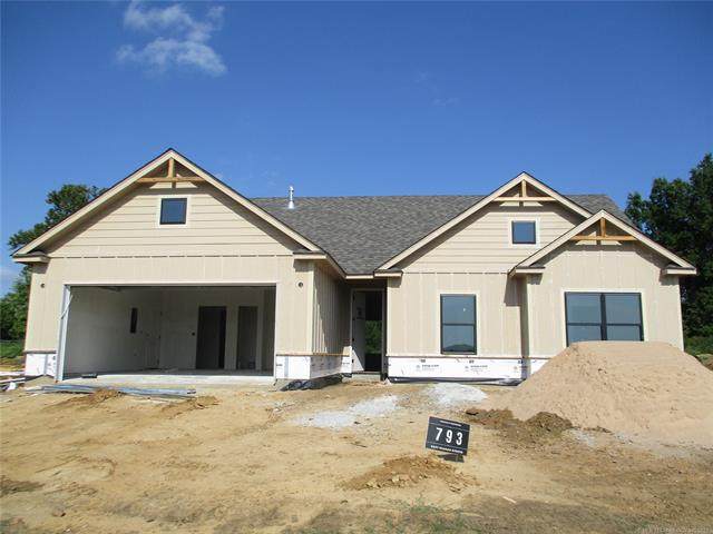 793 Regan Avenue - Photo 1