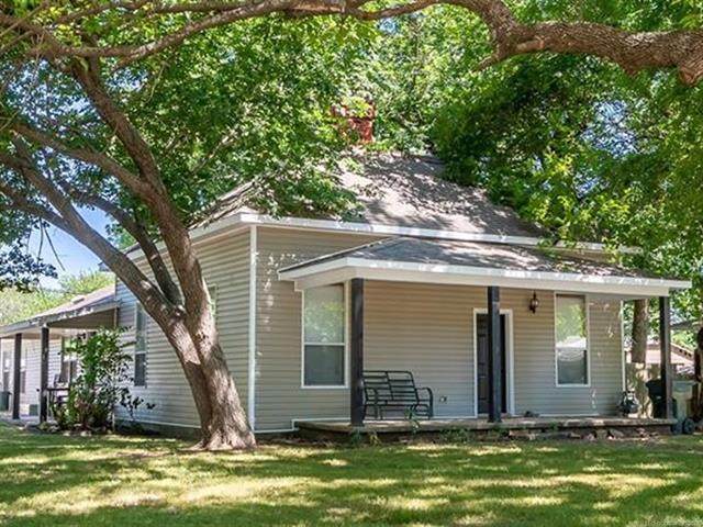 304 8th Street - Photo 1
