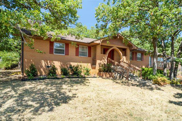 138 Lakeview Drive - Photo 1