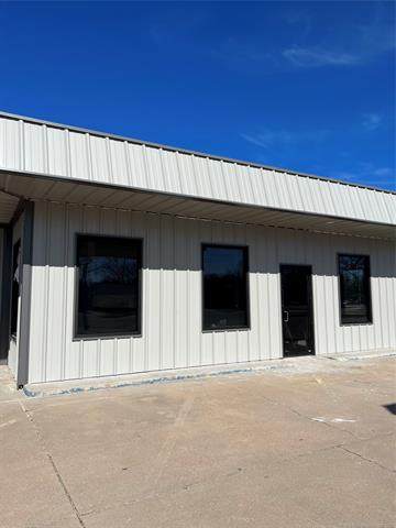1020 Main Street - Photo 1