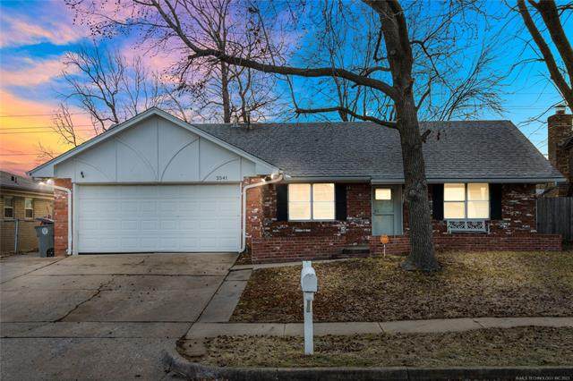 2541 112th East Avenue - Photo 1
