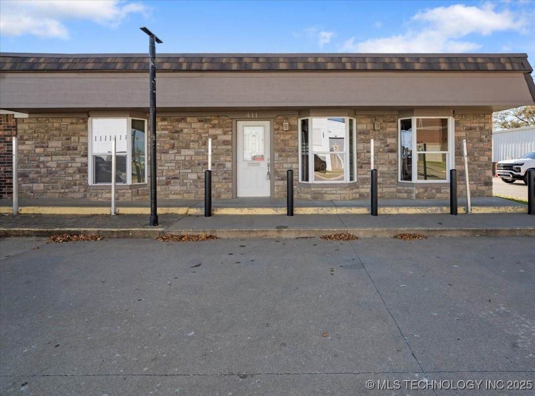 411 1st Street - Photo 1