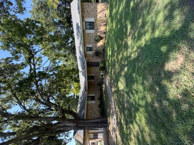402 Cowley Avenue - Photo 1