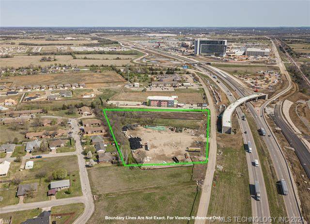 1007 Service Road - Photo 1