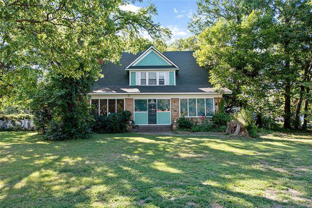 1102 Mcquarrie Avenue - Photo 1