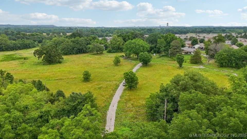 10417 33rd West Avenue - Photo 1