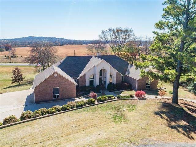 30915 Oak Drive - Photo 1