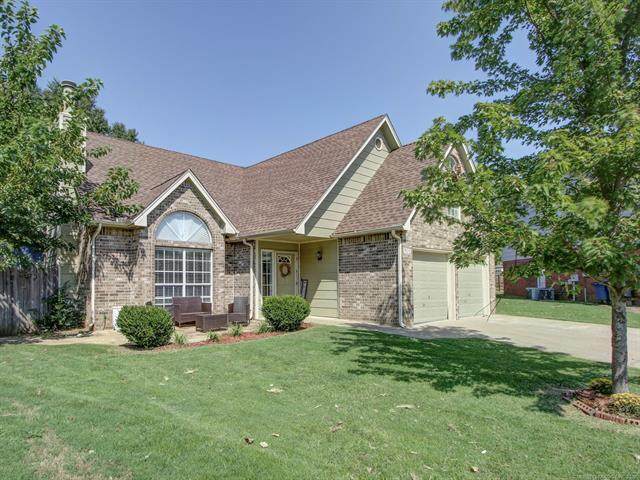 9701 93rd East Avenue - Photo 1