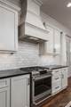 633 Lansdowne Avenue - Photo 18