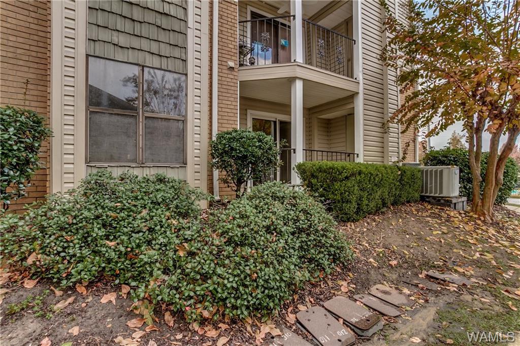 1747 Jack Warner Parkway - Photo 1