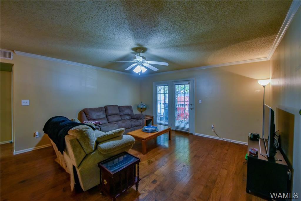 120 15th St E - Photo 1