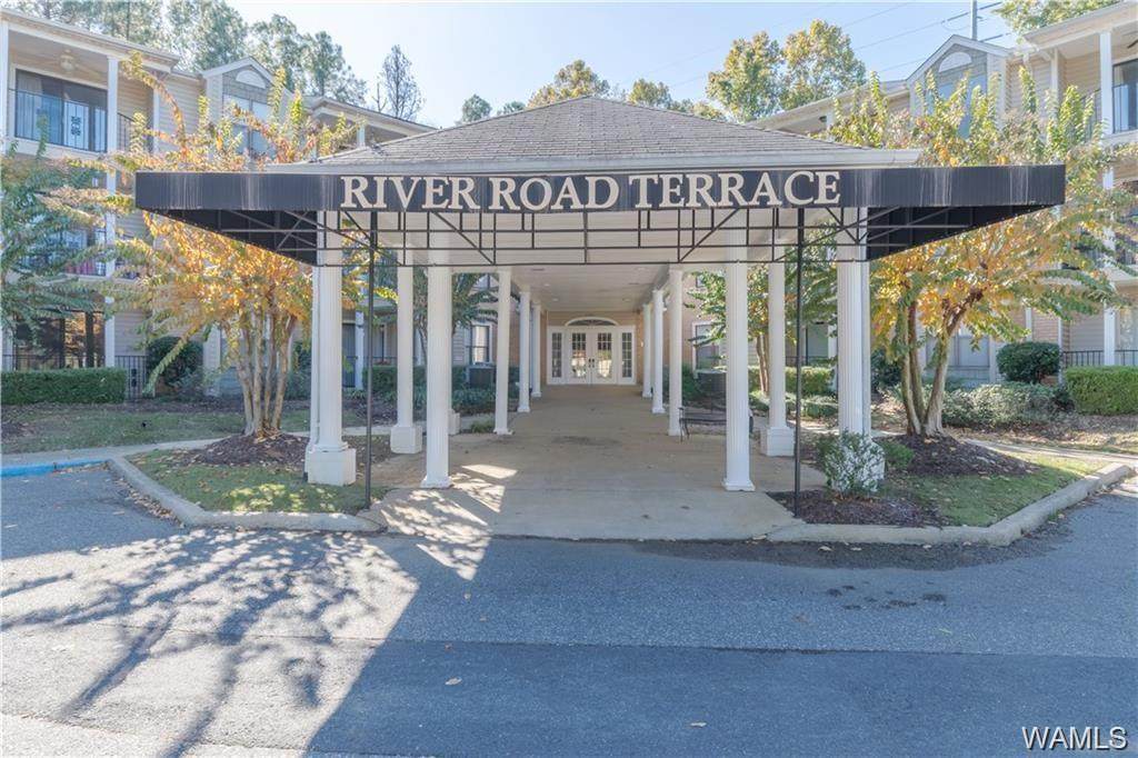 1747 Jack Warner Parkway - Photo 1