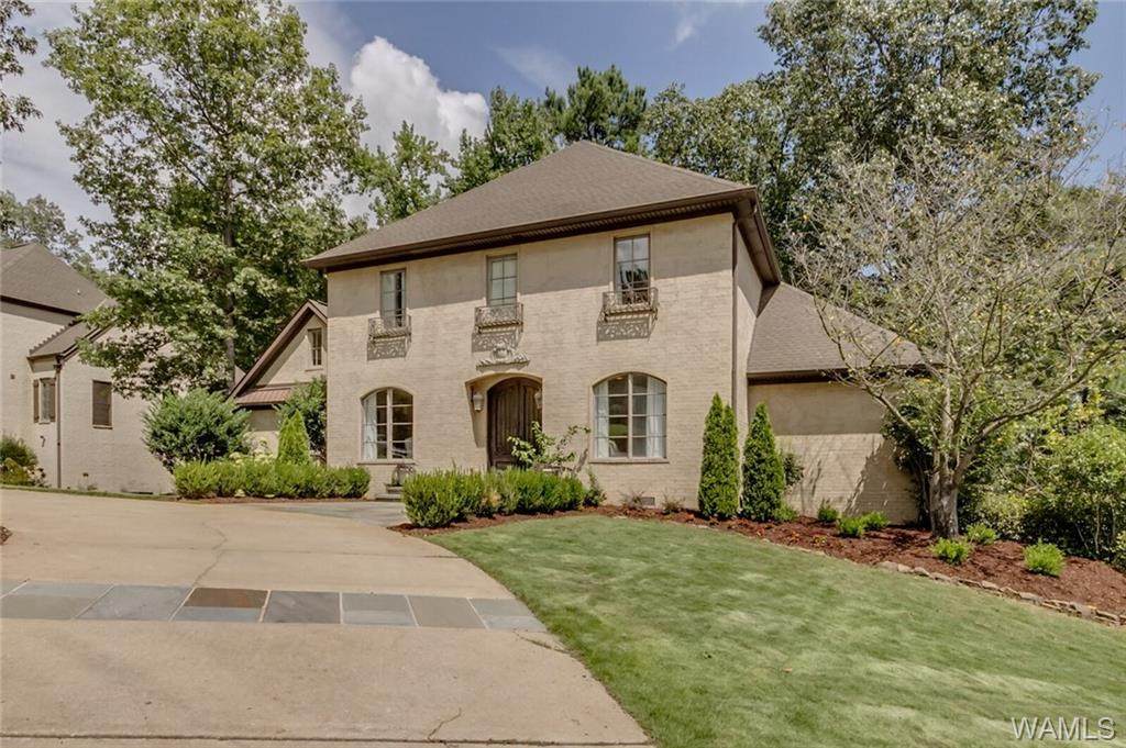 1943 Nottingham Place - Photo 1
