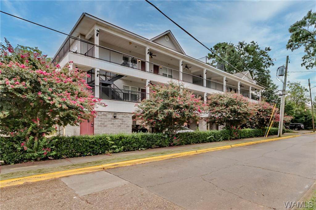 801 16TH Avenue - Photo 1