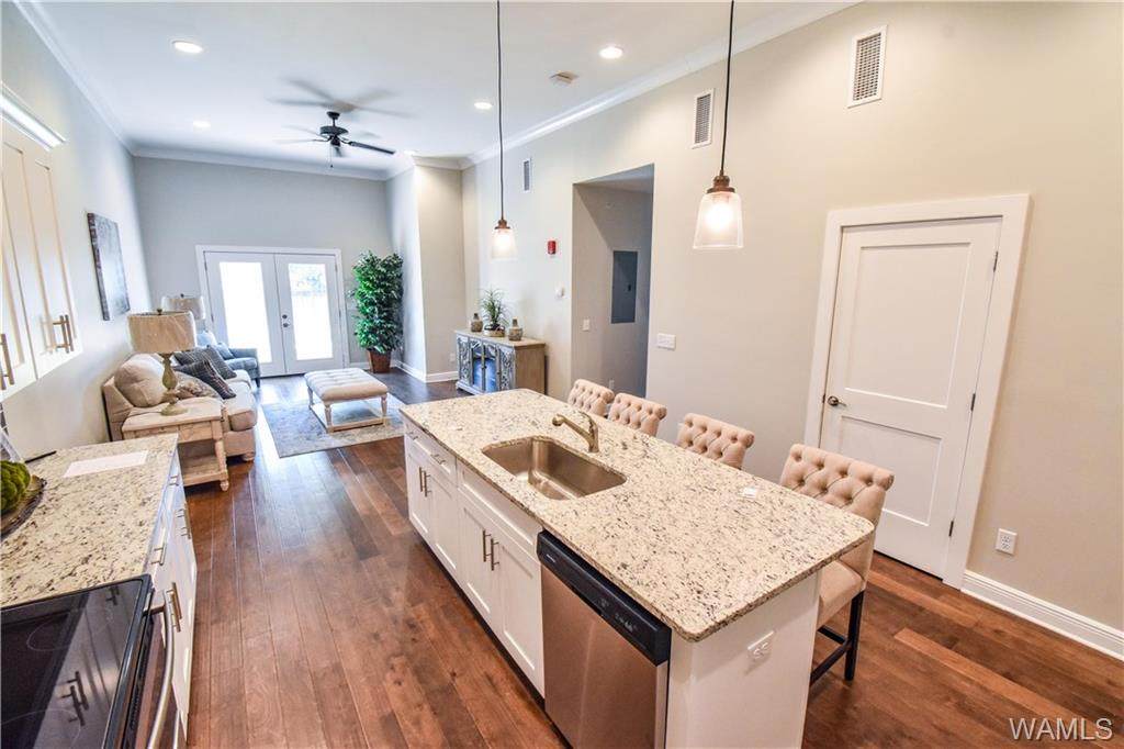 2708 7th Street - Photo 1