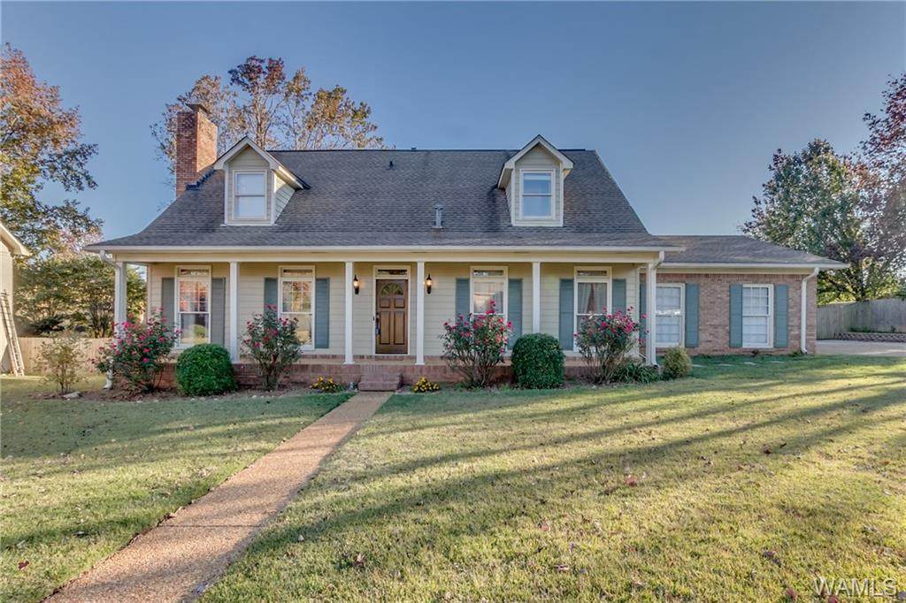 705 Fair Oaks Lane - Photo 1