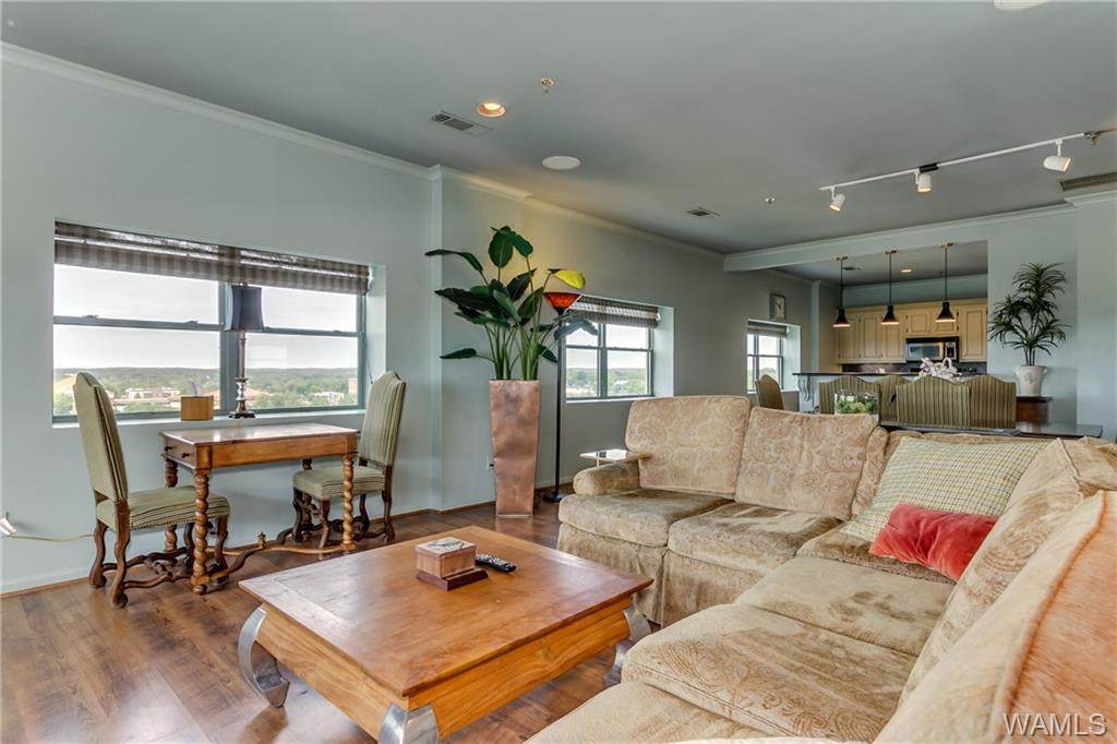 2209 9th Street - Photo 1