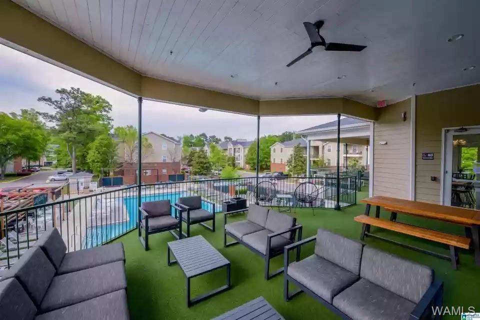 210 15th Street - Photo 1