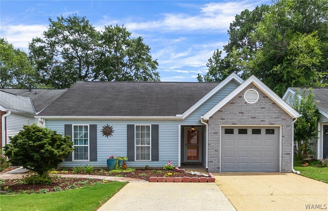 1043 Mockingbird Ln - Photo 1