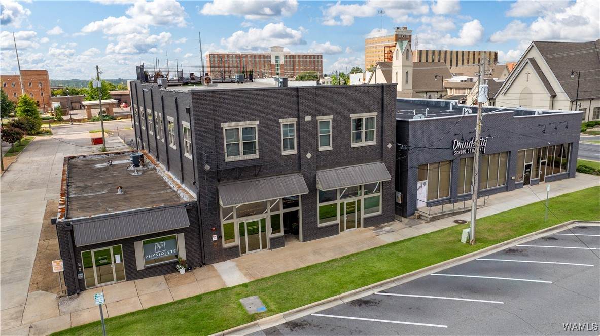 2504 7th Street - Photo 1