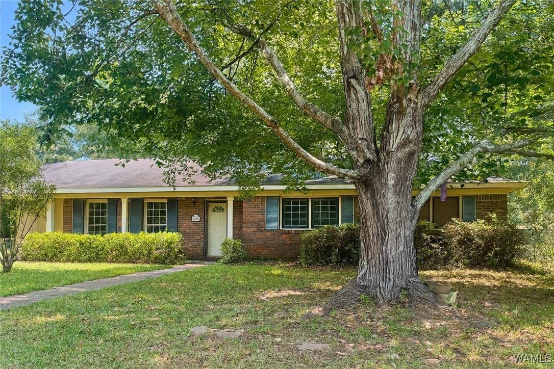 105 Parkway Drive - Photo 1