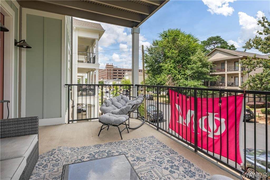 711 12th Street - Photo 1