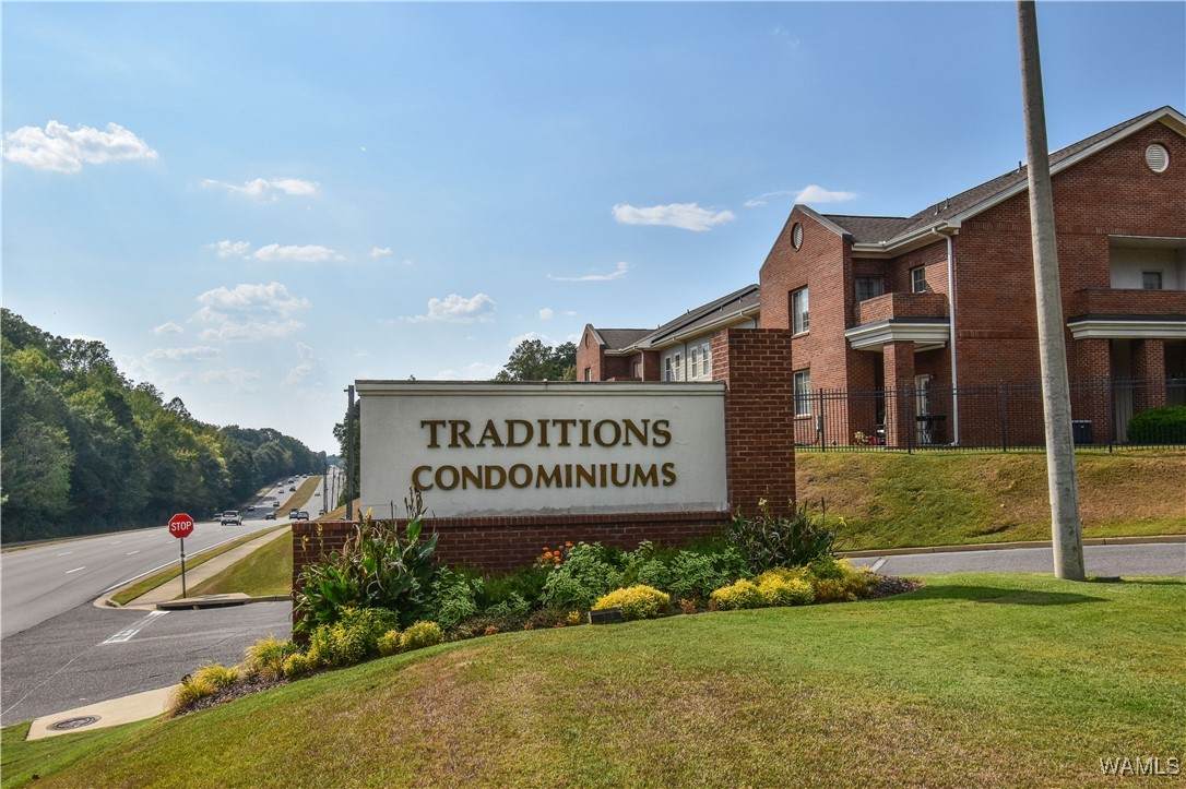 3218 Veterans Memorial Parkway - Photo 1