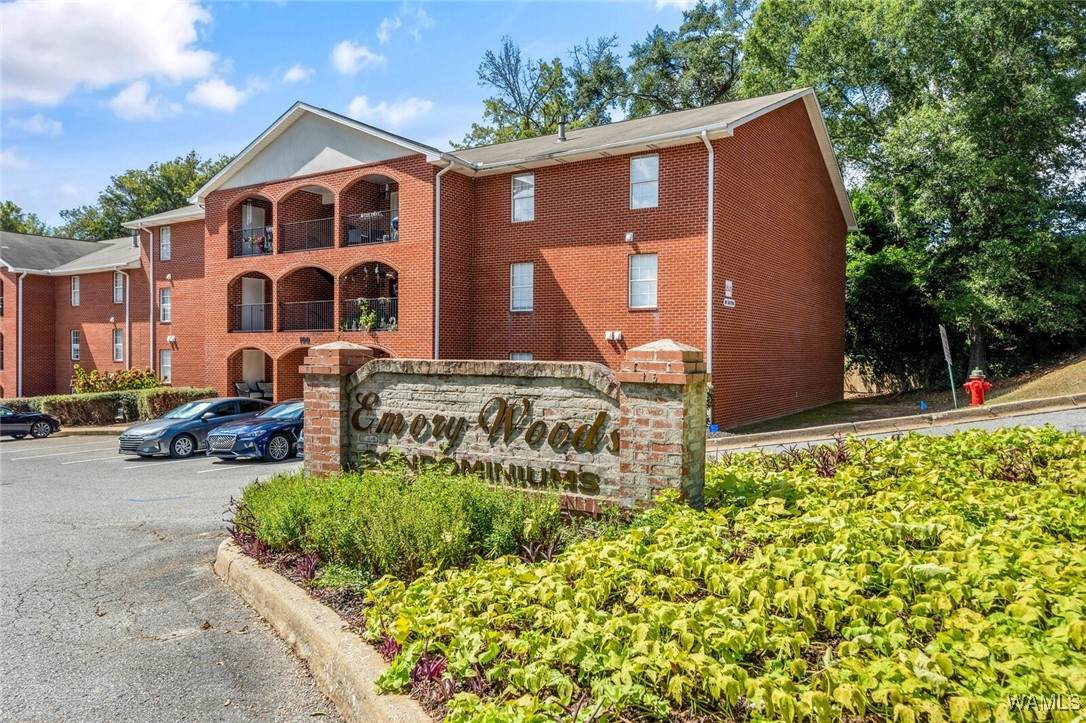 2515 Veterans Memorial Parkway - Photo 1