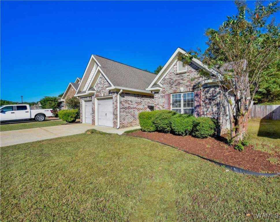 5005 Easton Drive - Photo 1