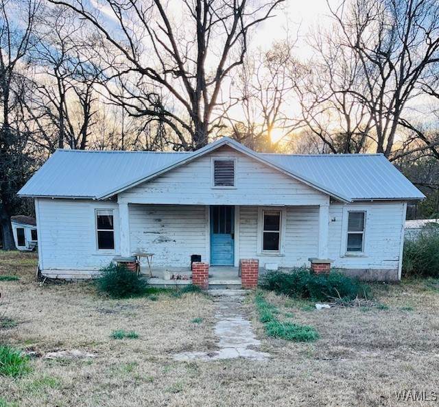 669 4th Ave - Photo 1