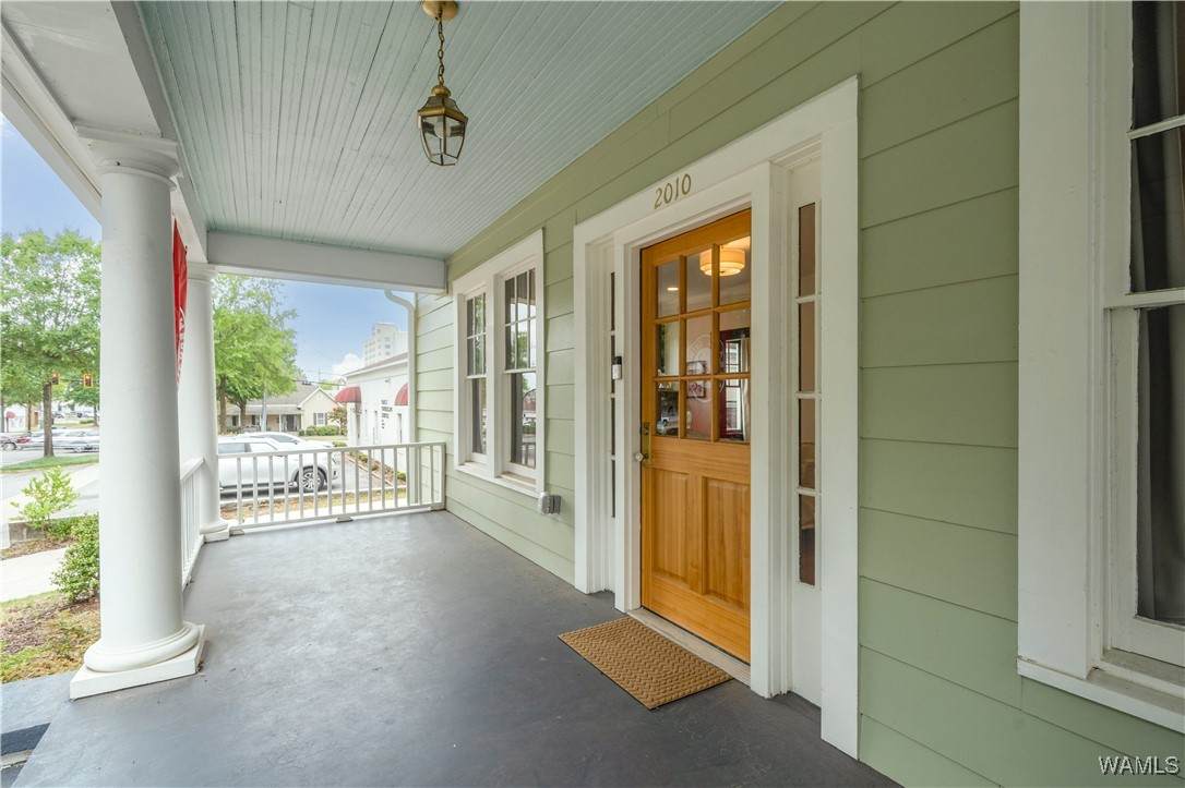 2010 Paul W Bryant Drive - Photo 1