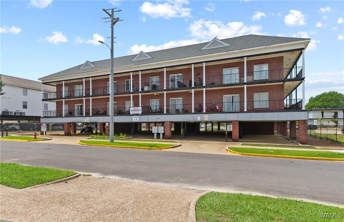 900 Red Drew Avenue - Photo 1